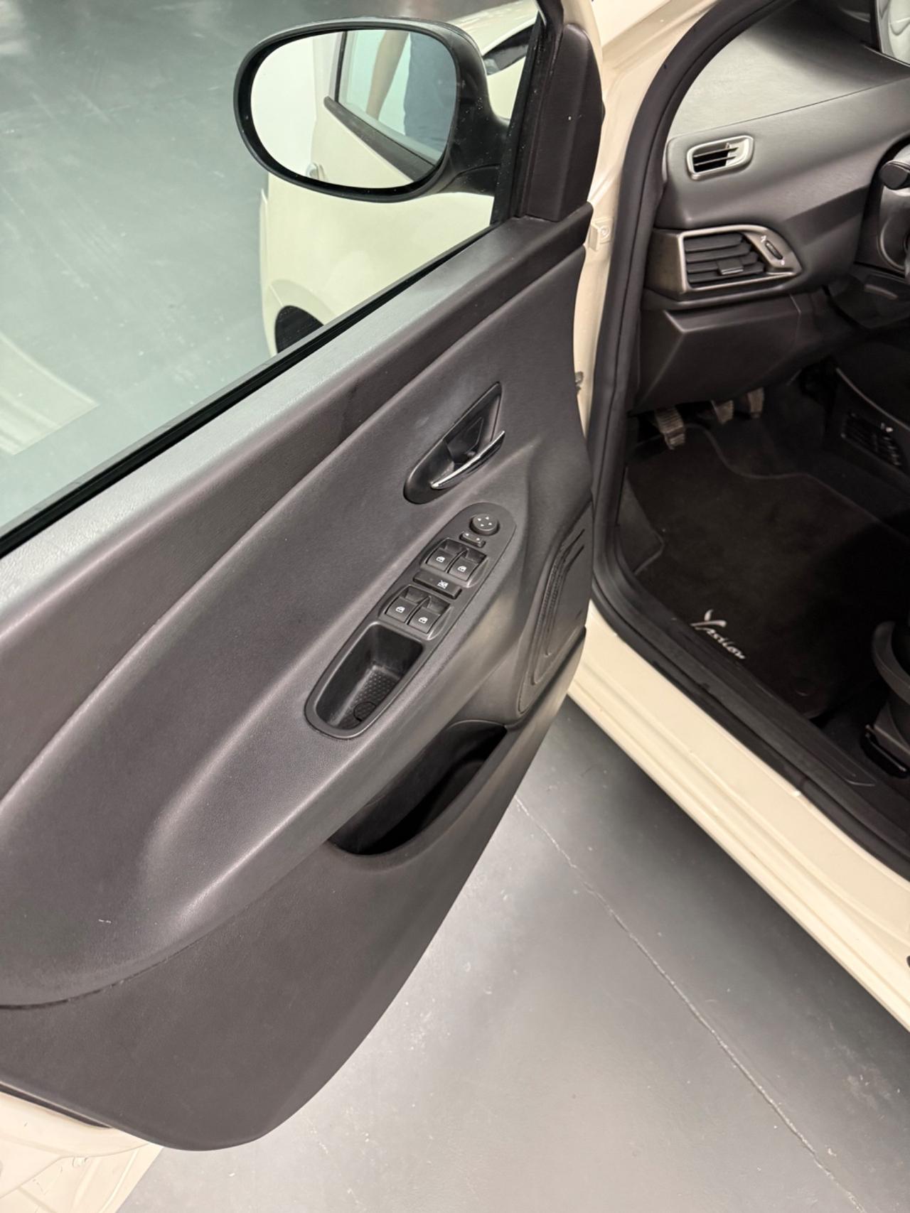 Lancia Ypsilon 1.2 69 CV Platinum