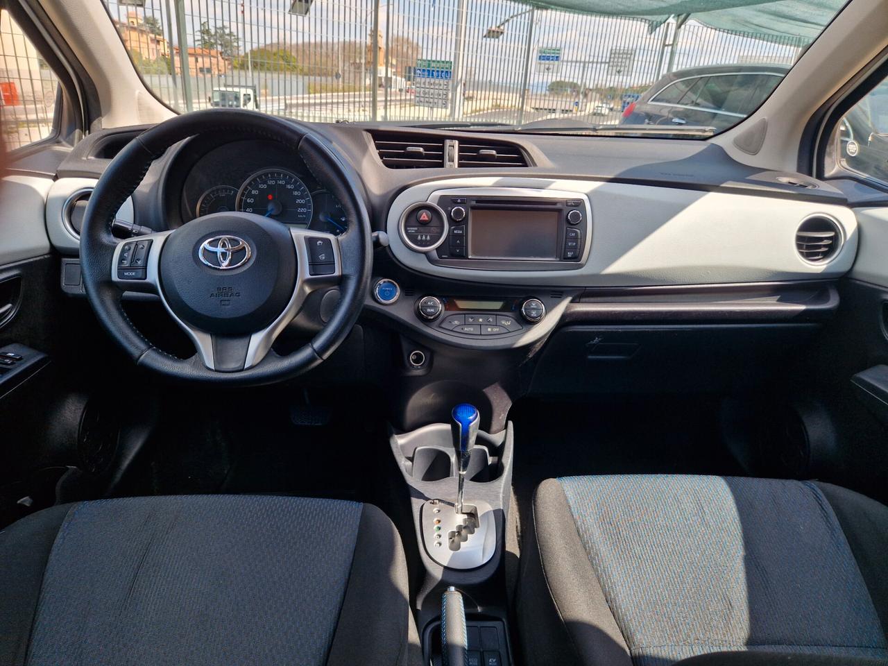 Toyota Yaris 1.5 Hybrid 5 porte Lounge NEOPATENTATI