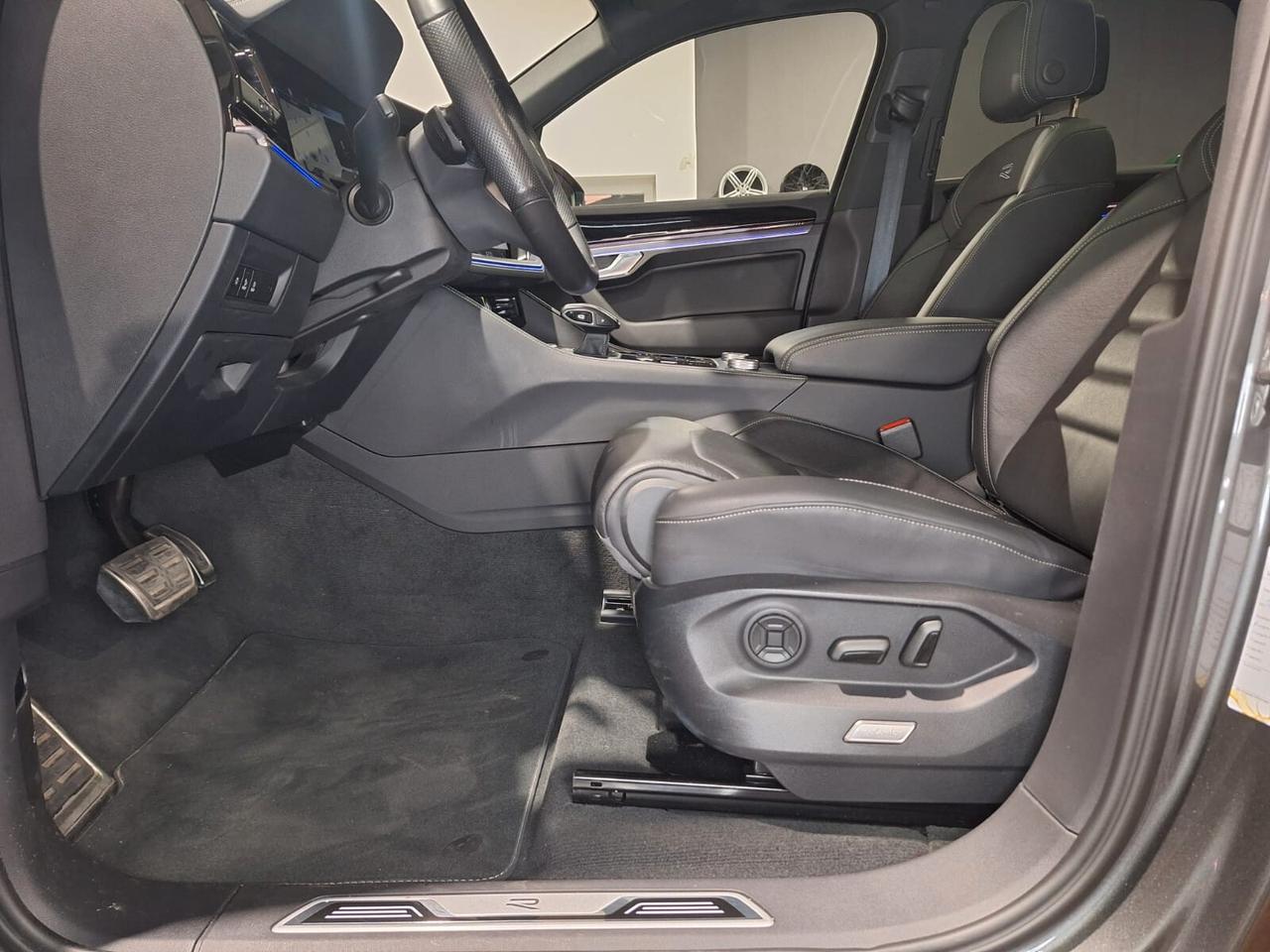 Volkswagen Touareg 3.0 V6 TDI SCR R-Line