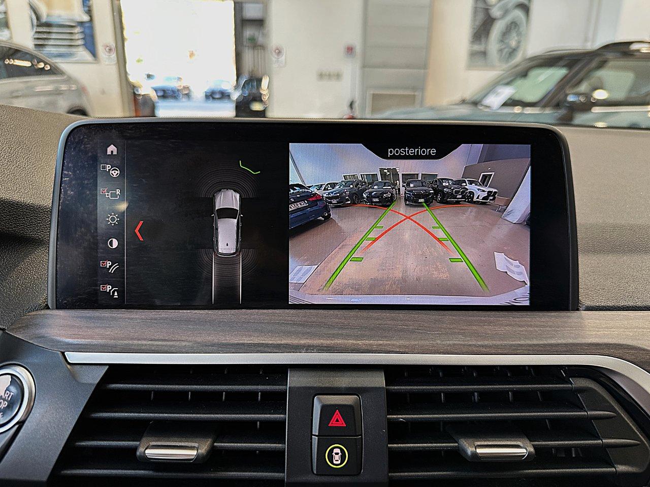 BMW X3 xdrive20d xLine-LED-19"-Telecamera-Navi PRO