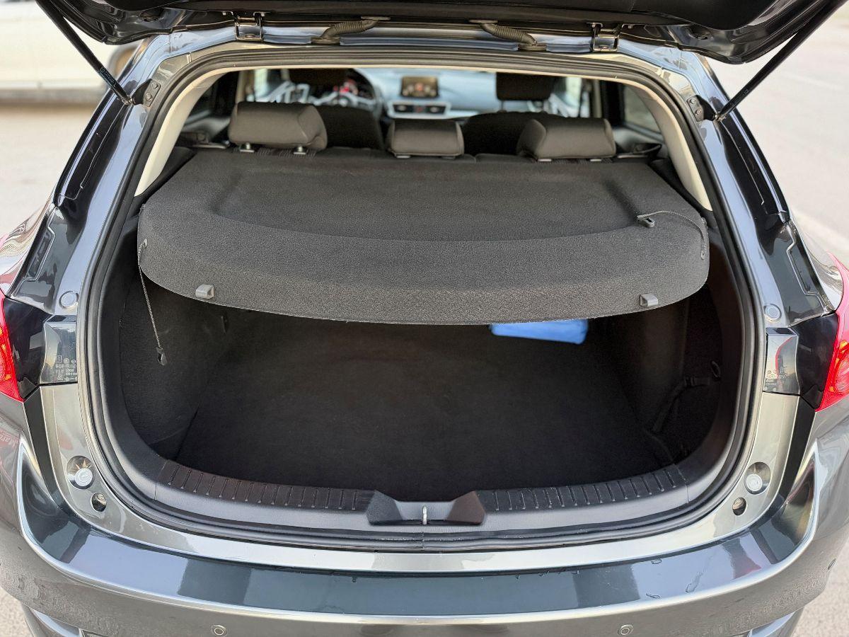 MAZDA - Mazda3 - 1.5 Skyactiv-D Exceed