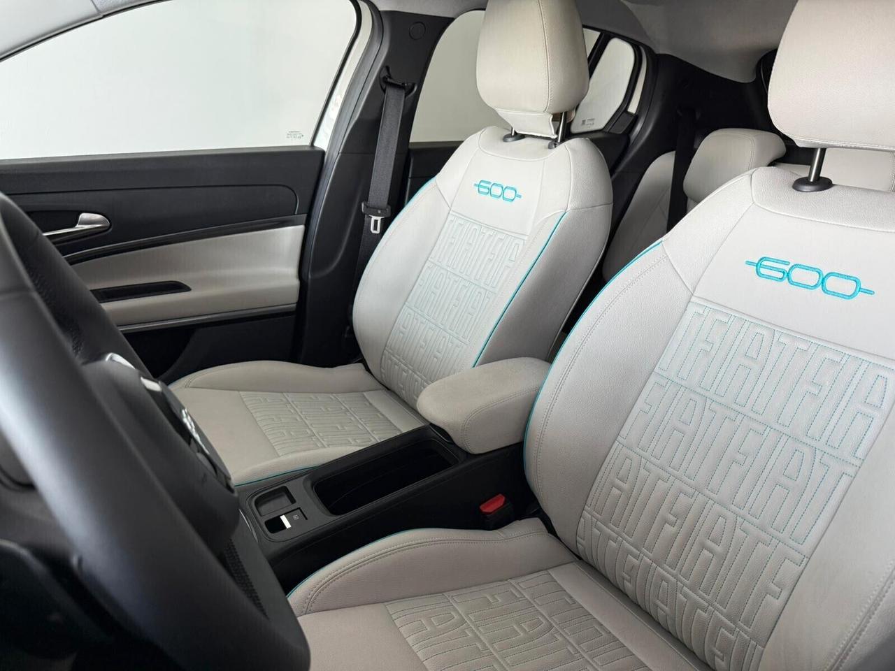 Fiat 600 Hybrid 100 CV DCT MHEV La Prima