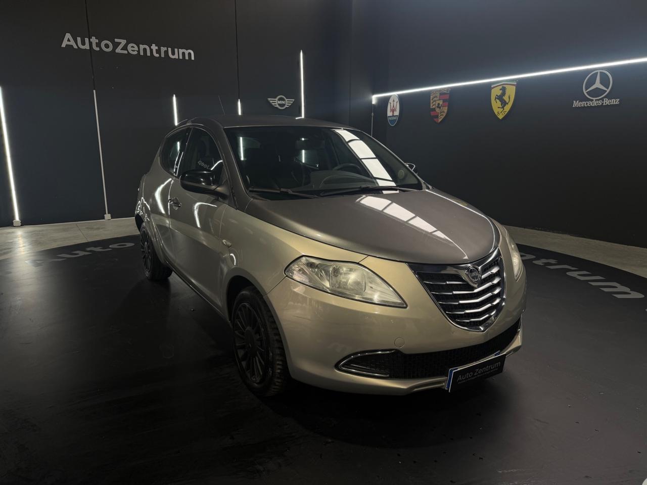 Lancia Ypsilon 1.3 MJT 16V 95 CV 5 porte S&S Silver