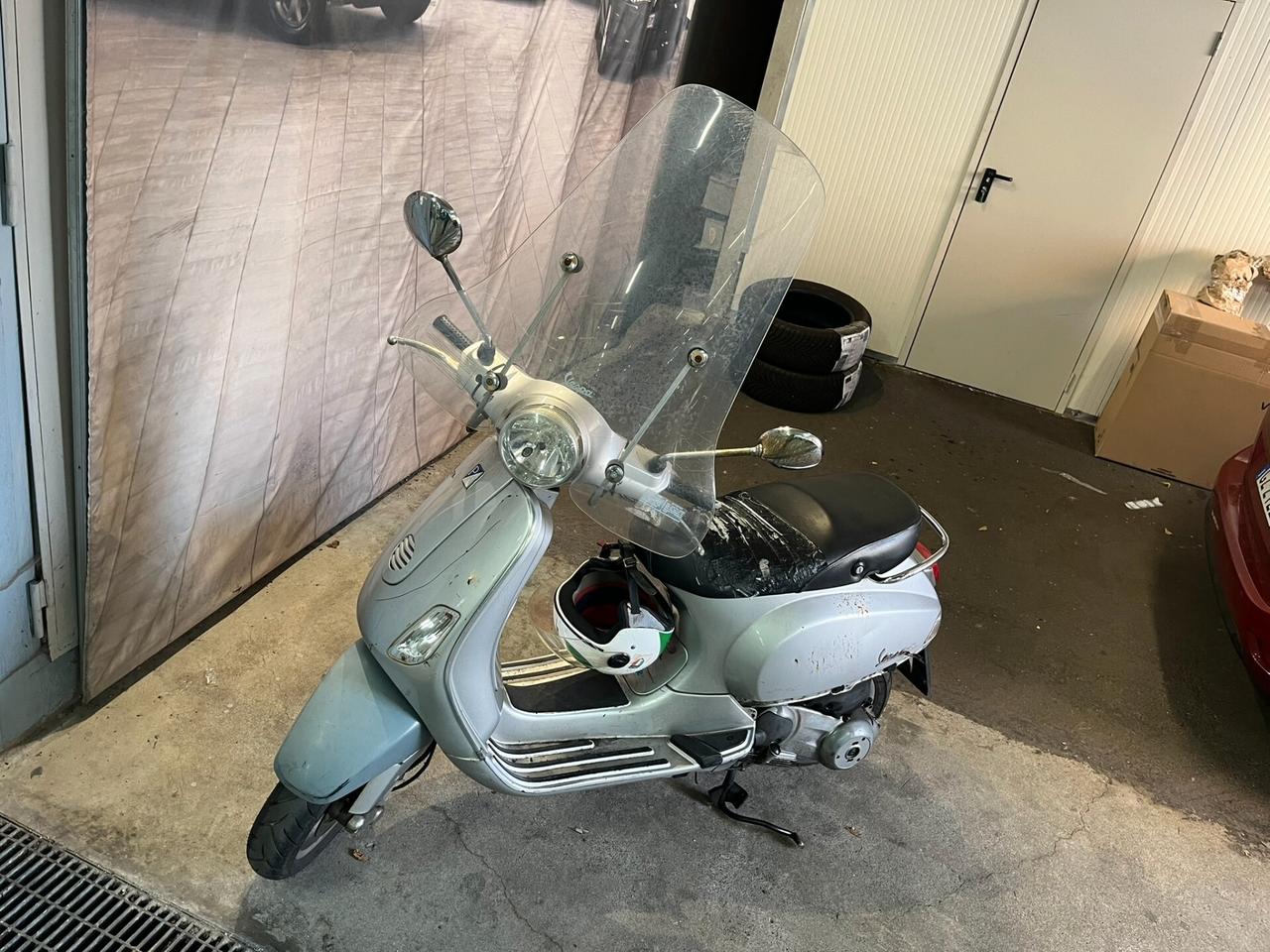 Piaggio Vespa 150 LX