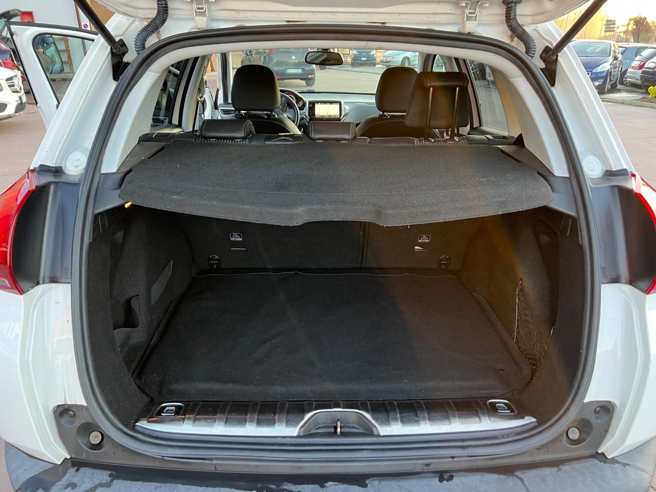 Peugeot 2008 BlueHDi 100 S&S Allure