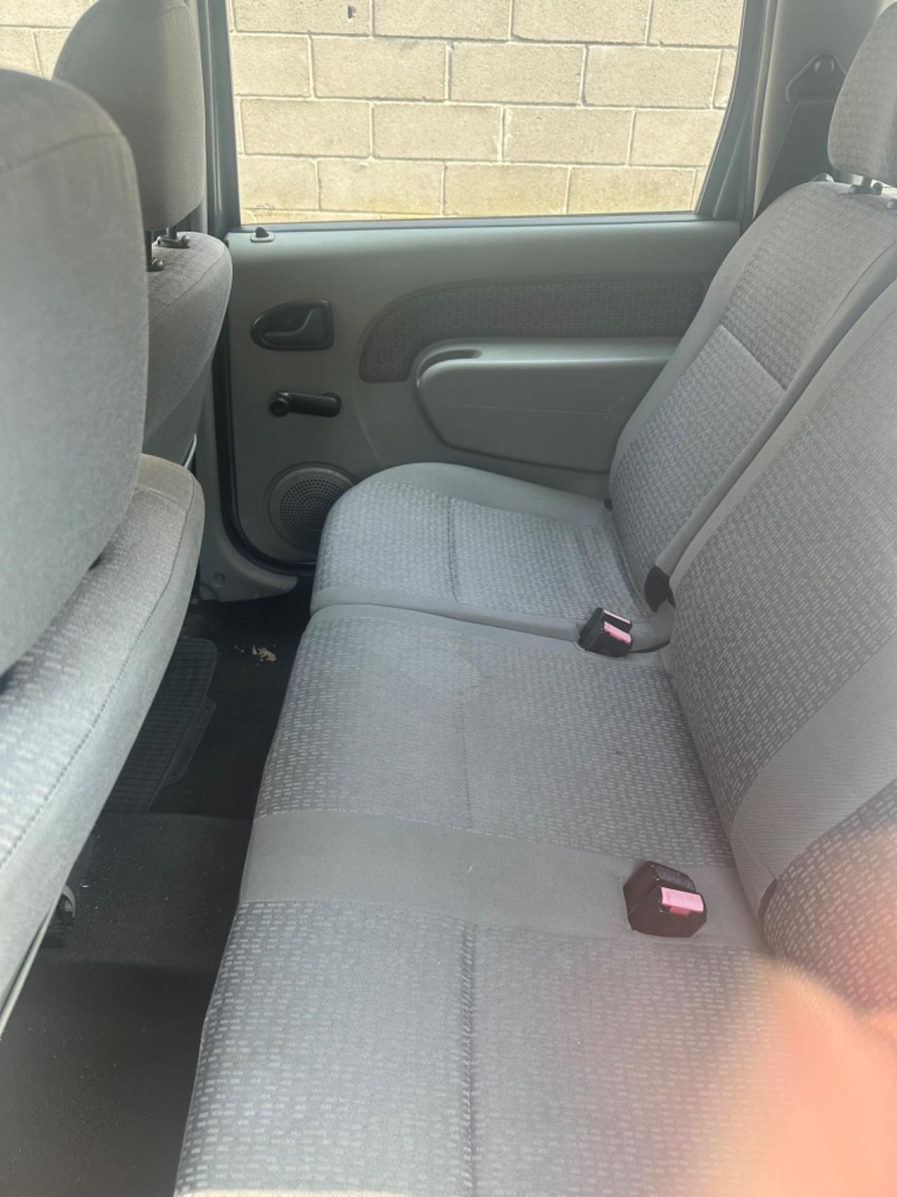 Dacia Logan MCV 1.4 5 posti