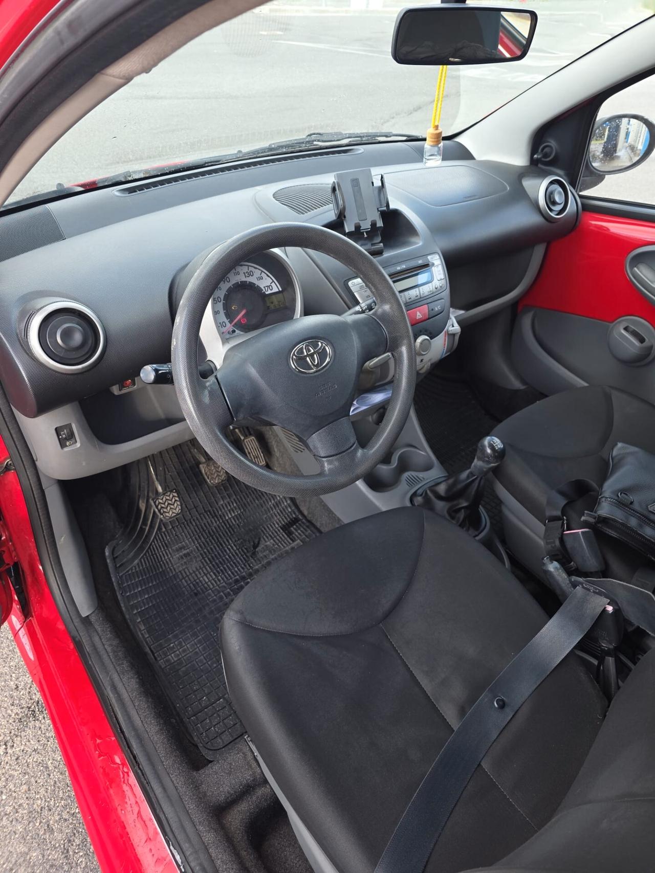 Toyota Aygo 1.0 12V VVT-i 5 porte neopatentati