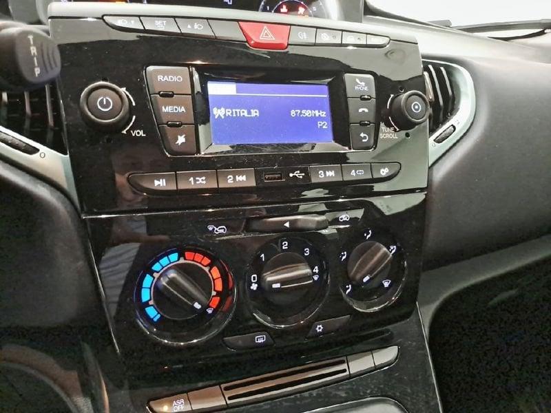 Lancia Ypsilon 1.0 FireFly 70cv Hybrid Oro