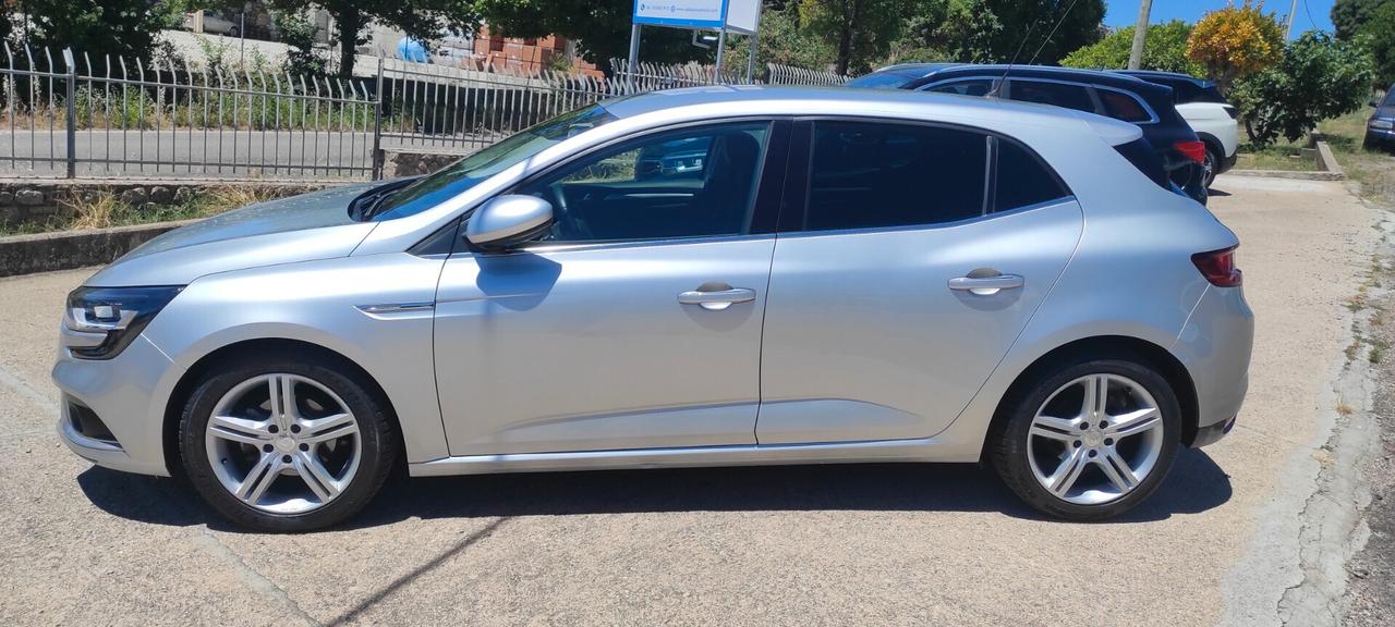 Renault Megane 1.5 Blue dCi 115 CV Intens