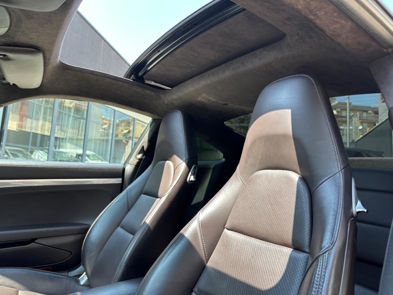 Porsche 911 3.4 Carrera 4 Coupé Scarichi Tetto 2015