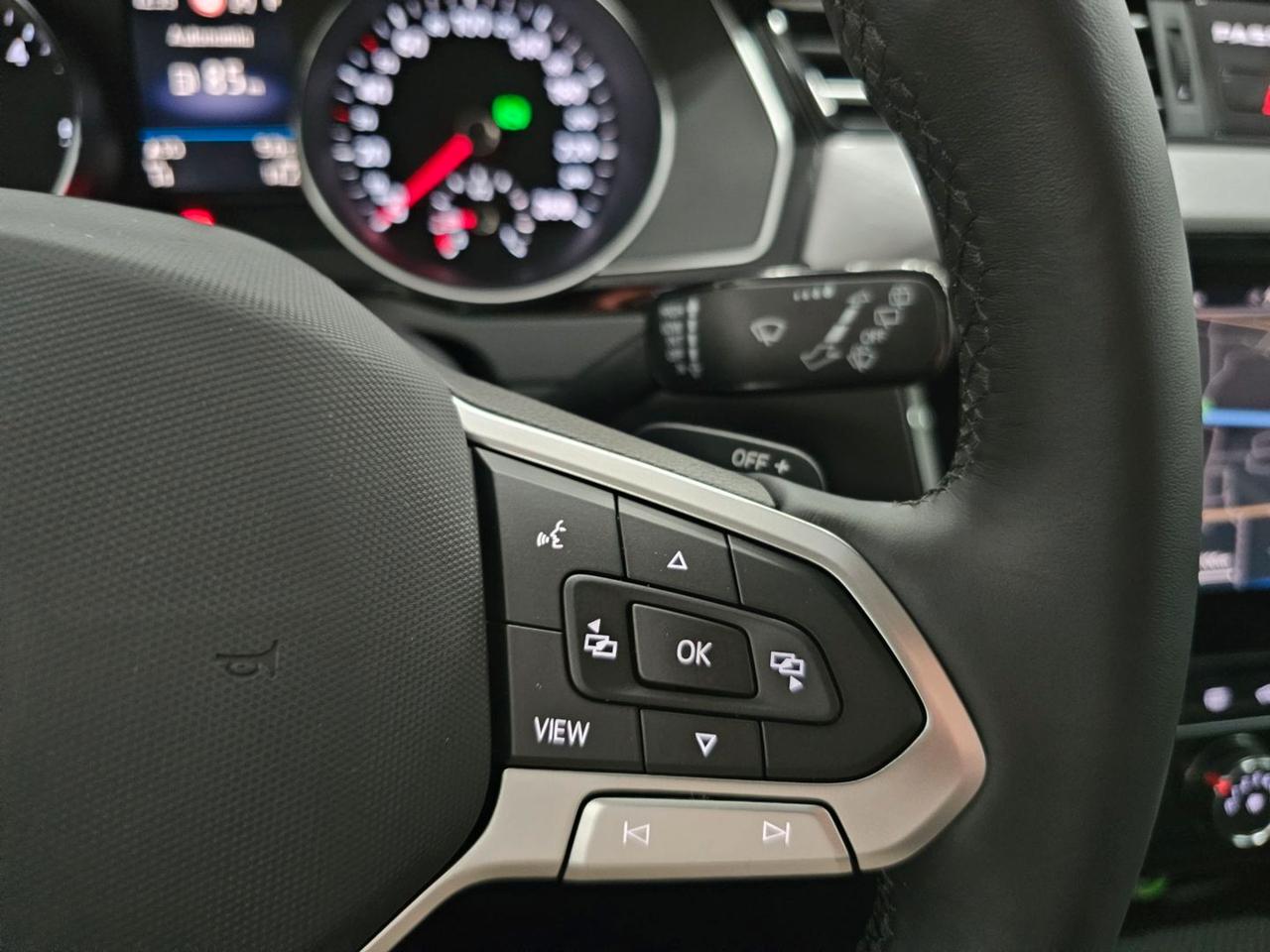 Volkswagen Passat Variant Tetto LED C.17 ACC Camera360 PDC Navi Paddles S&S