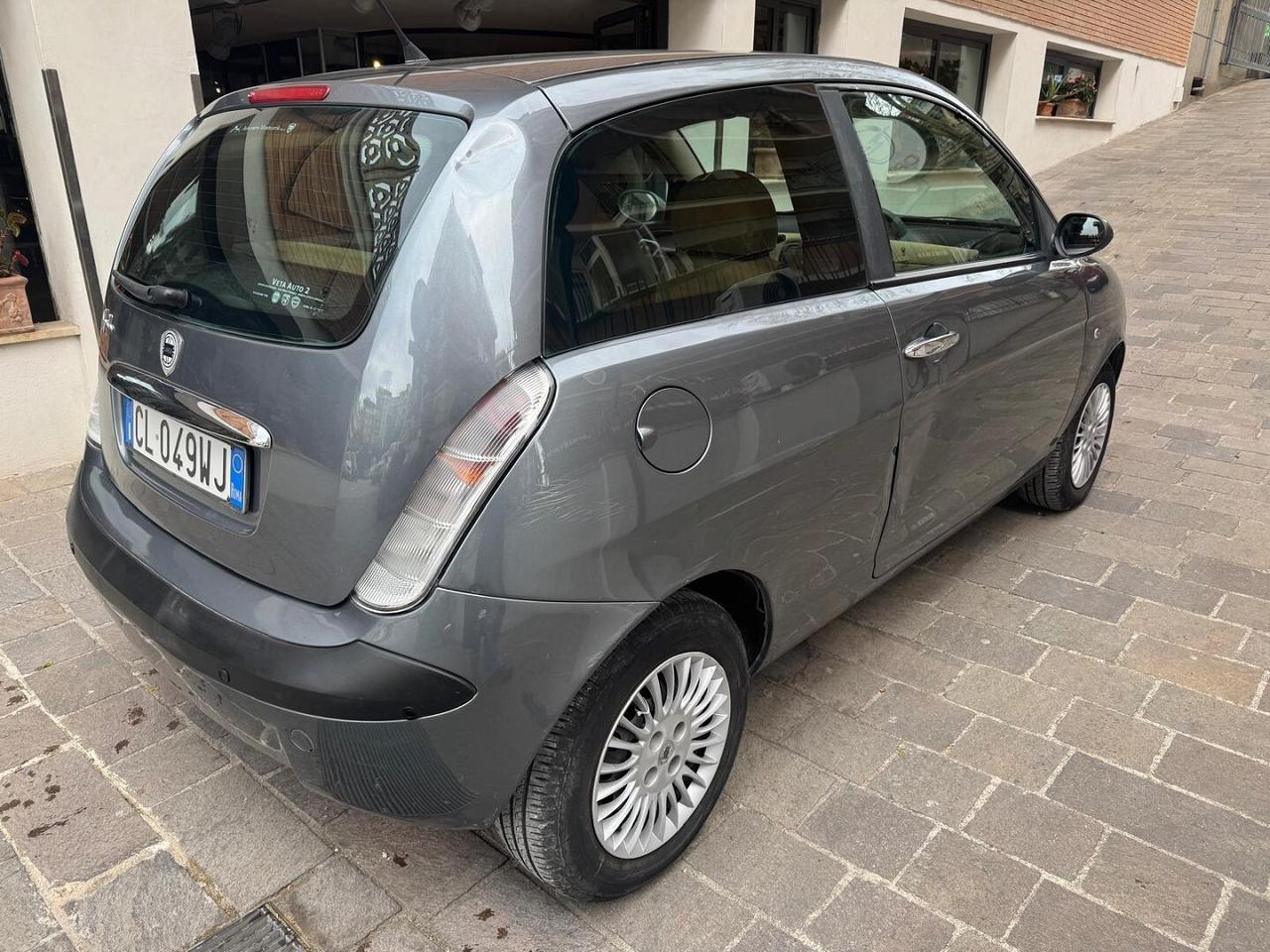 LANCIA Ypsilon 1.2 16V Platino