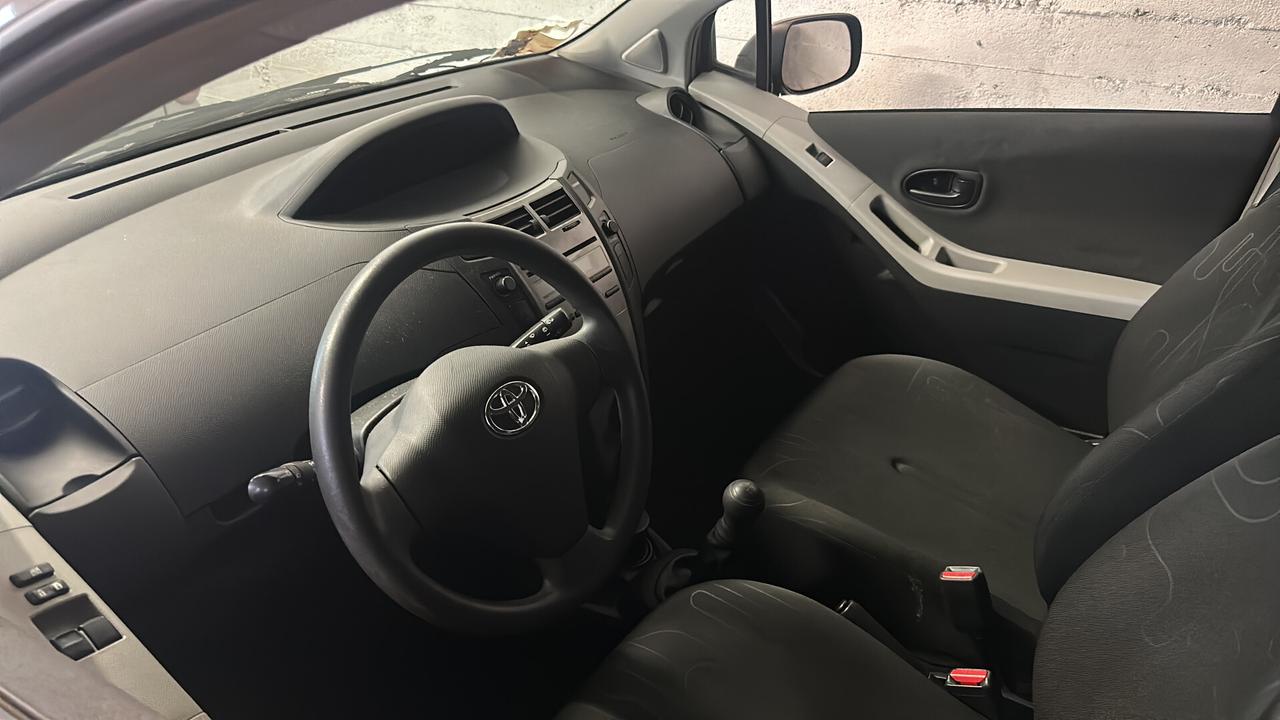 Toyota Yaris 1.0 5 porte Sol - EURO 5 - Autonavigli