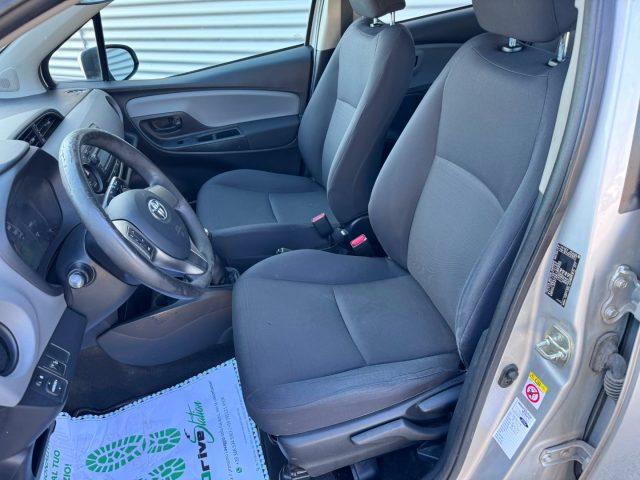 TOYOTA Yaris 1.0 5 porte Active OK NEOPATENTATI
