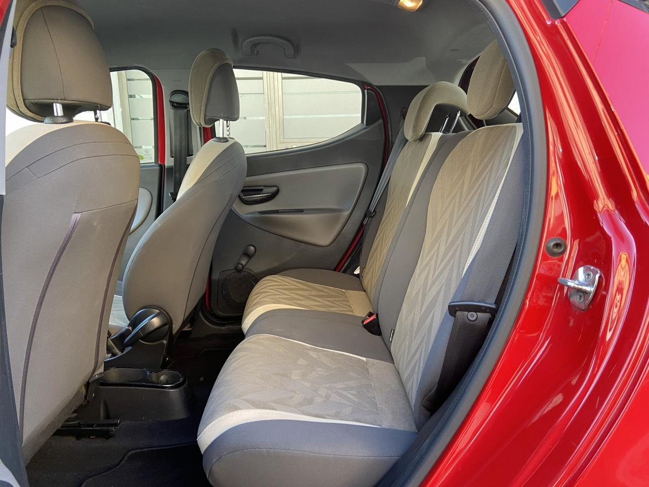 Lancia Ypsilon 1.3 MJT 16V 95 CV 5 porte S&S Silver