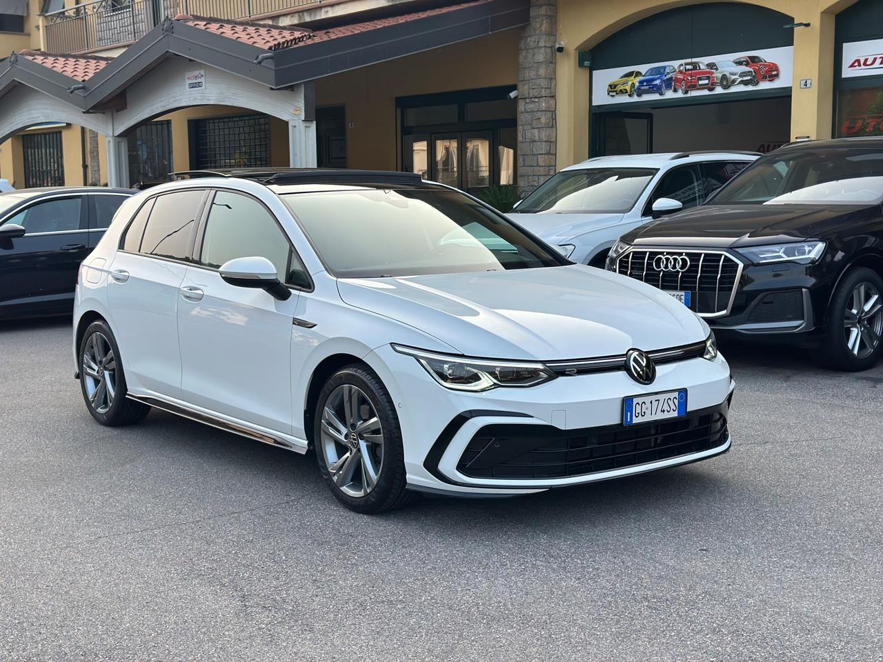 Volkswagen Golf Variant 1.5 eTSI 150 CV EVO ACT DSG R-Line