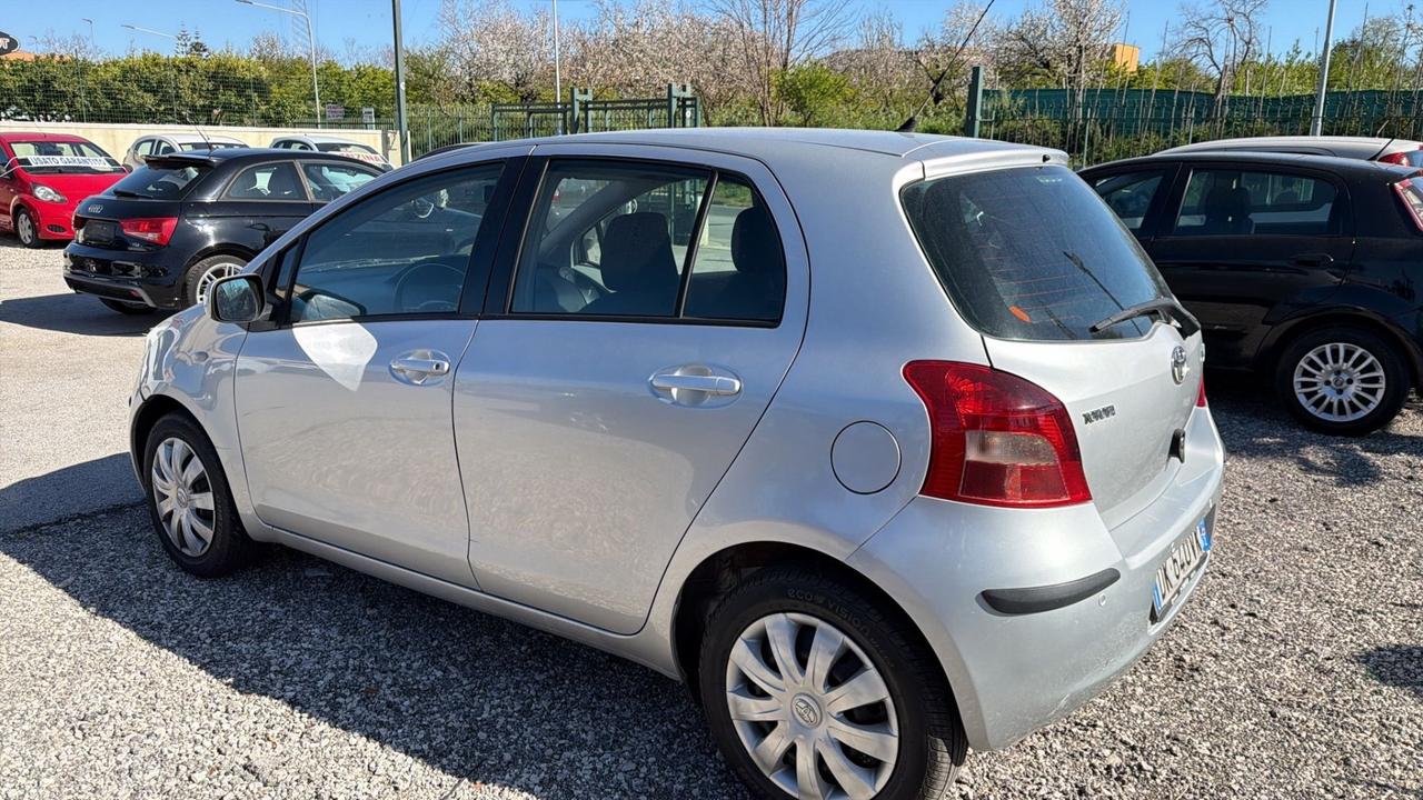 Toyota Yaris 1.3 BENZINA 2008 AUTOMATICA