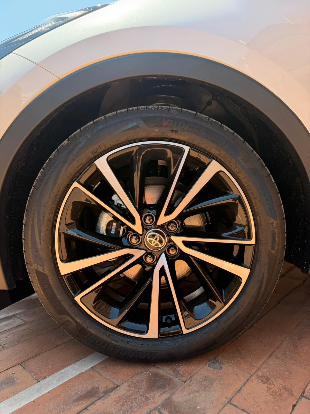 Toyota C-HR 1.8 HV Lounge 145 KW 197 CV TETTO PANORAMICO FULL OPTIONAL