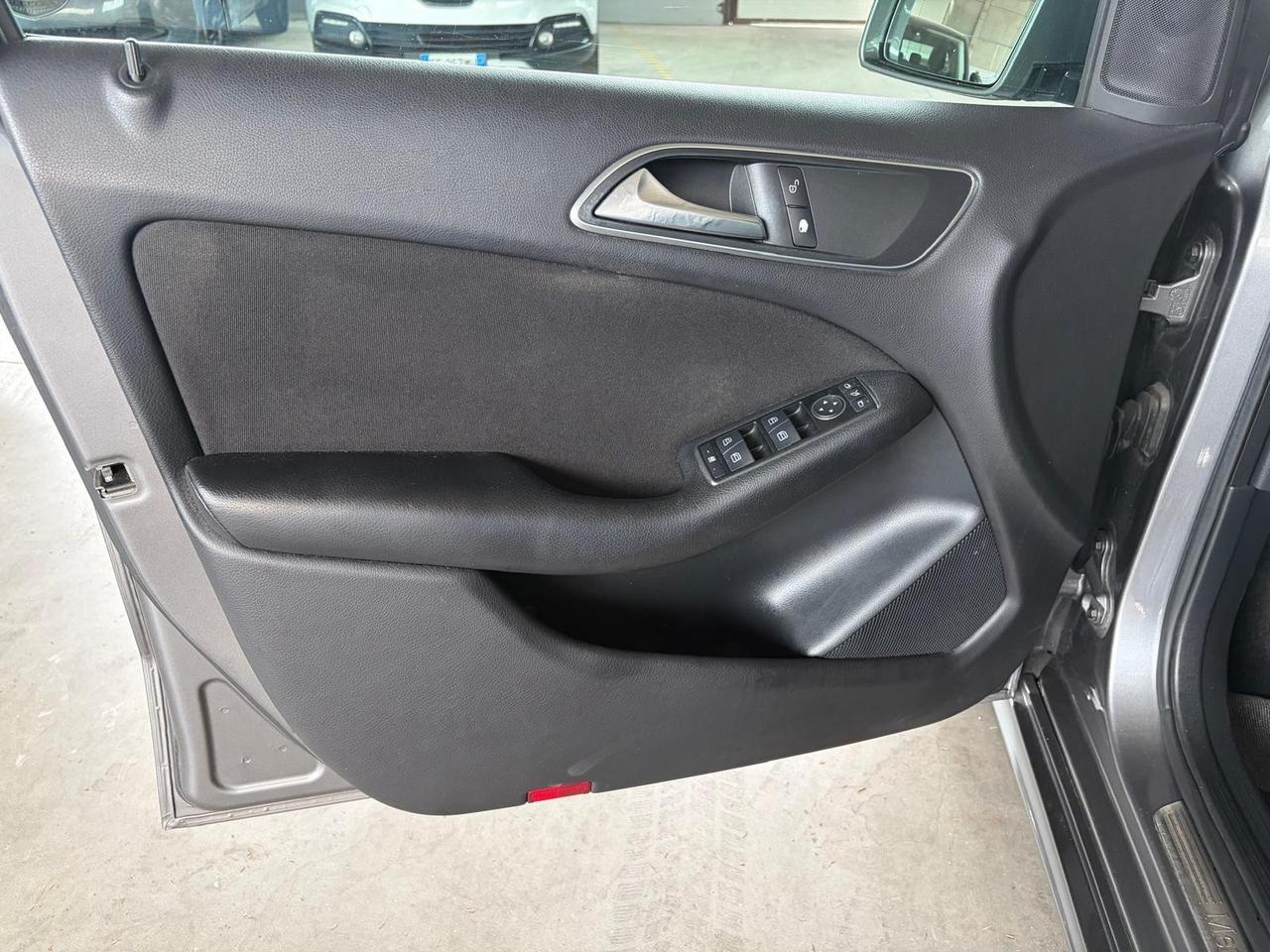 Mercedes-benz B 180 CDI BlueEFFICIENCY Premium