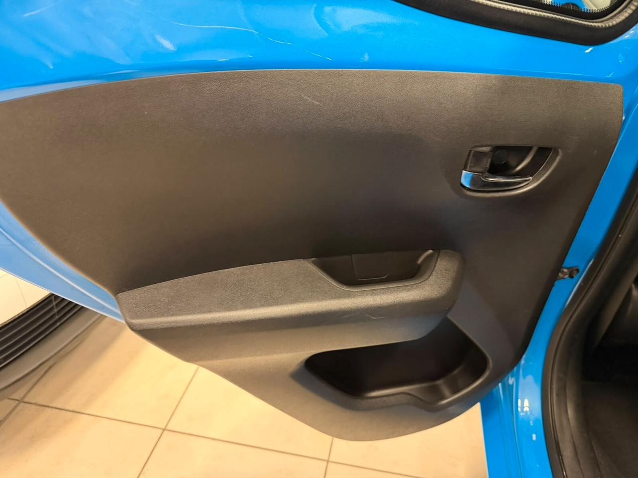 Toyota Aygo Connect 1.0 VVT-i 72 CV 5 porte x-play A RATE DA € 110 AL MESE