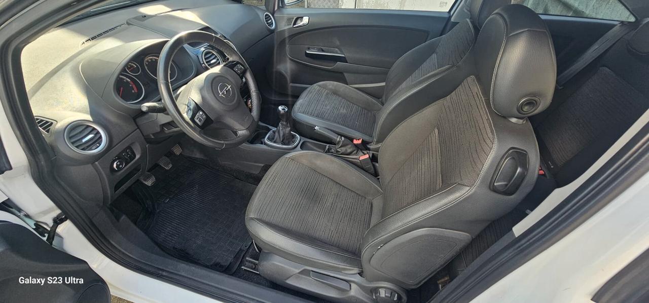 Opel Corsa 1.2 85CV 3 porte GPL-TECH b-color