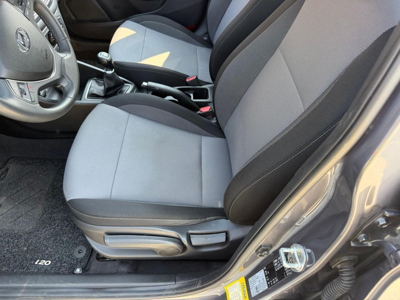 Hyundai i20 1.2 84 CV 5 porte Comfort neopatentati