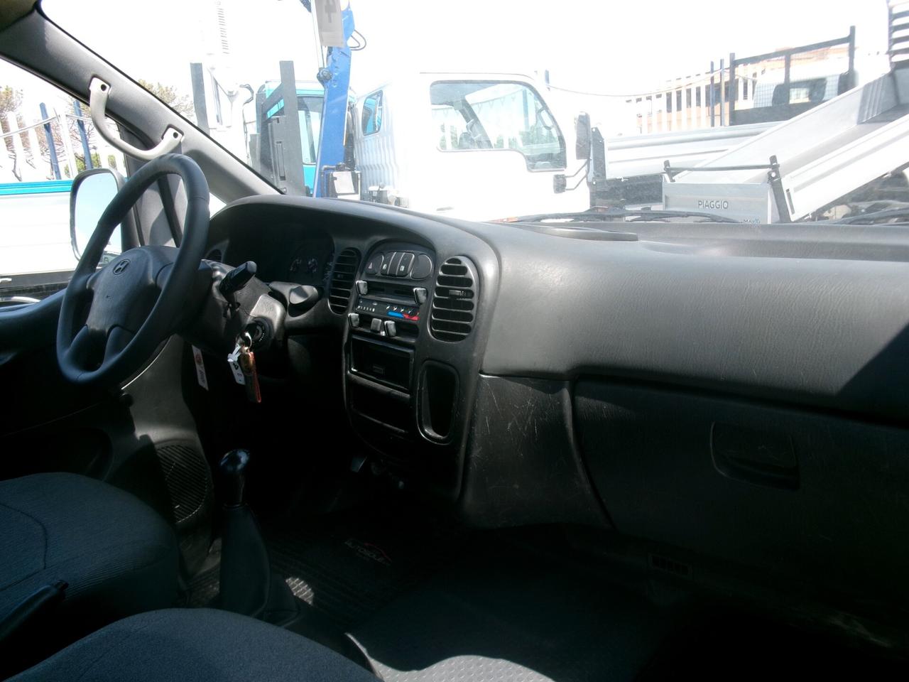 Hyundai H-1 2.5 TDI CASSONE FISSO