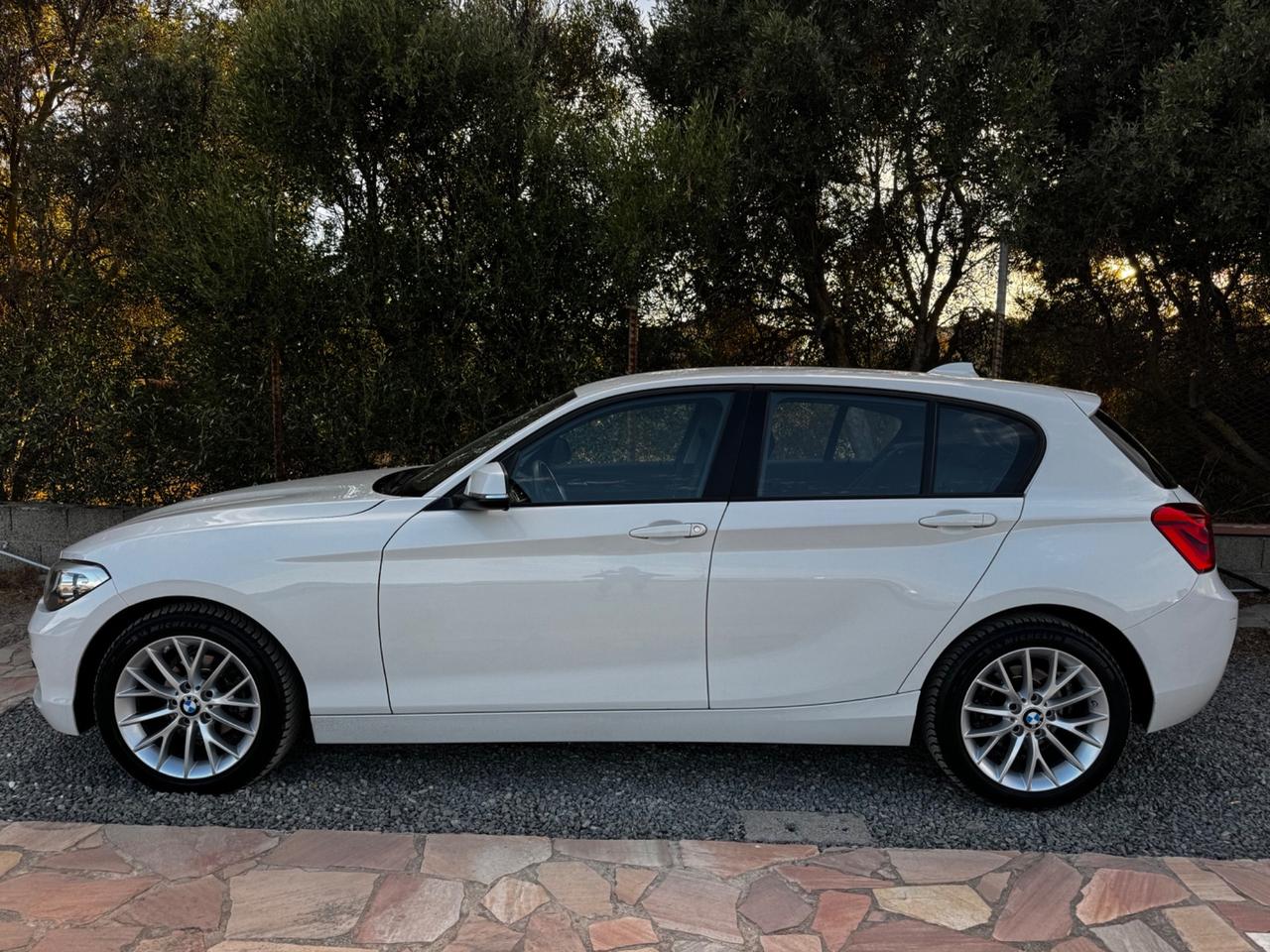 Bmw 118 118d 5p. Advantage