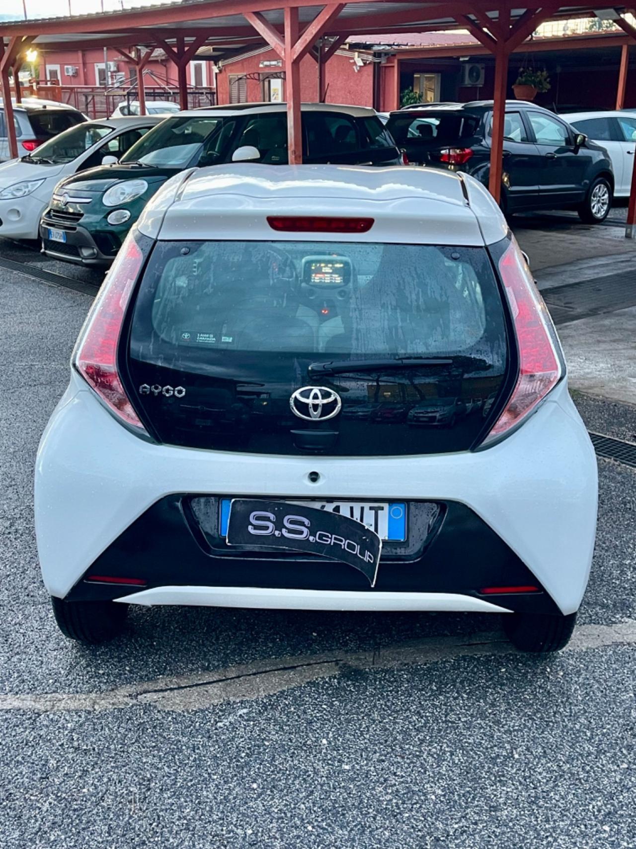 Aygo 1.0 VVT-i 72 CV-unipro-automatica-neopatentati