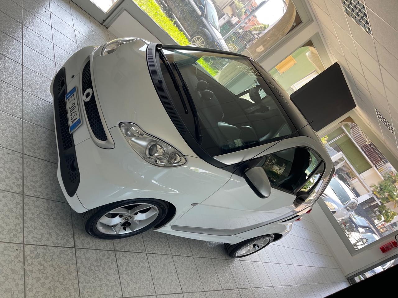 Smart ForTwo 1000 52 kW MHD coupé pure