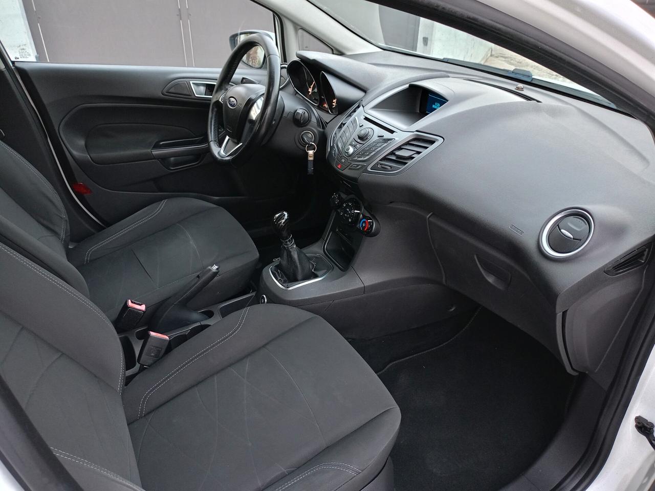 FORD FIESTA 1.400 BENZINA GPL