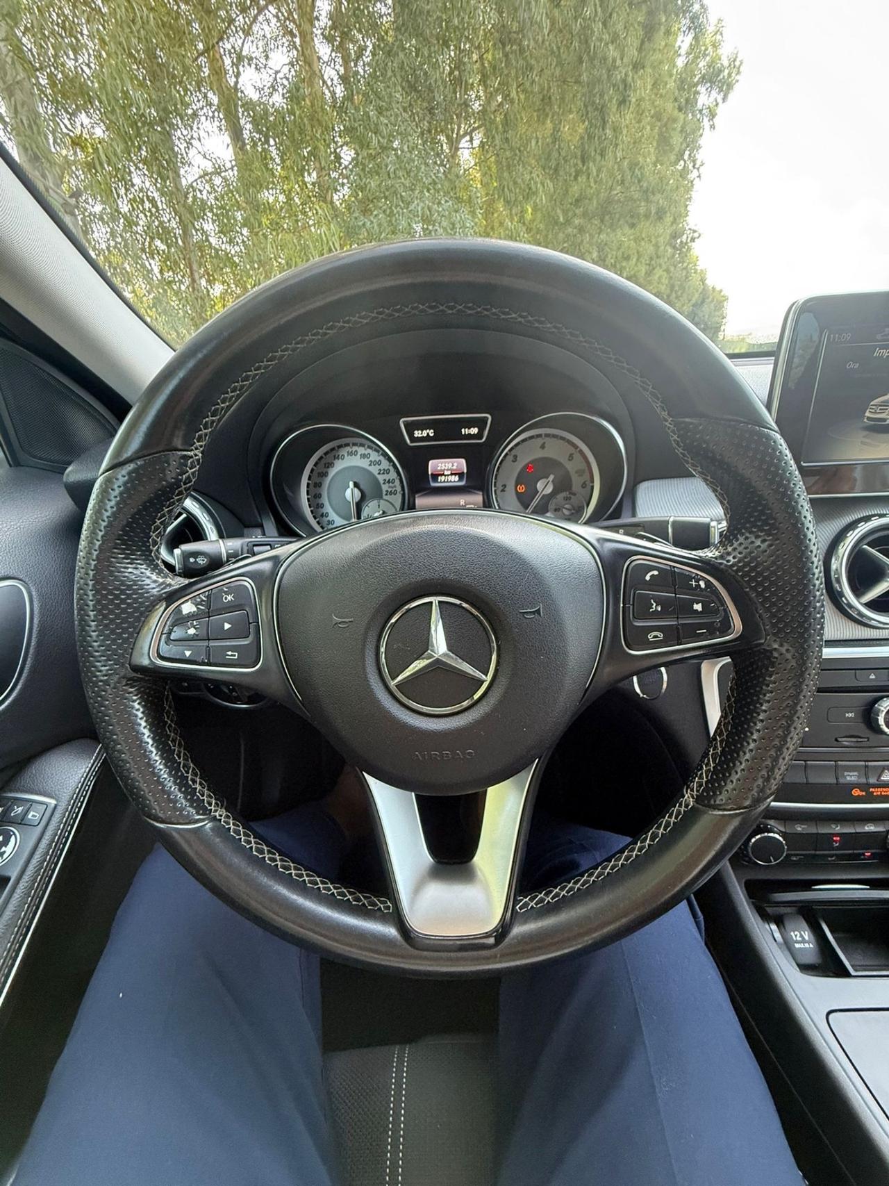Mercedes-benz GLA 200 d Automatic Premium