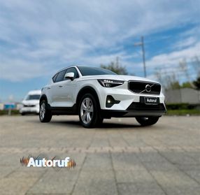 Volvo XC40 Mild Hybrid B3 163cv Crystal White