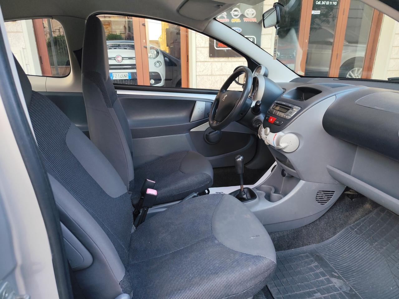 Peugeot 107 1.0 BENZINA 68CV 3p