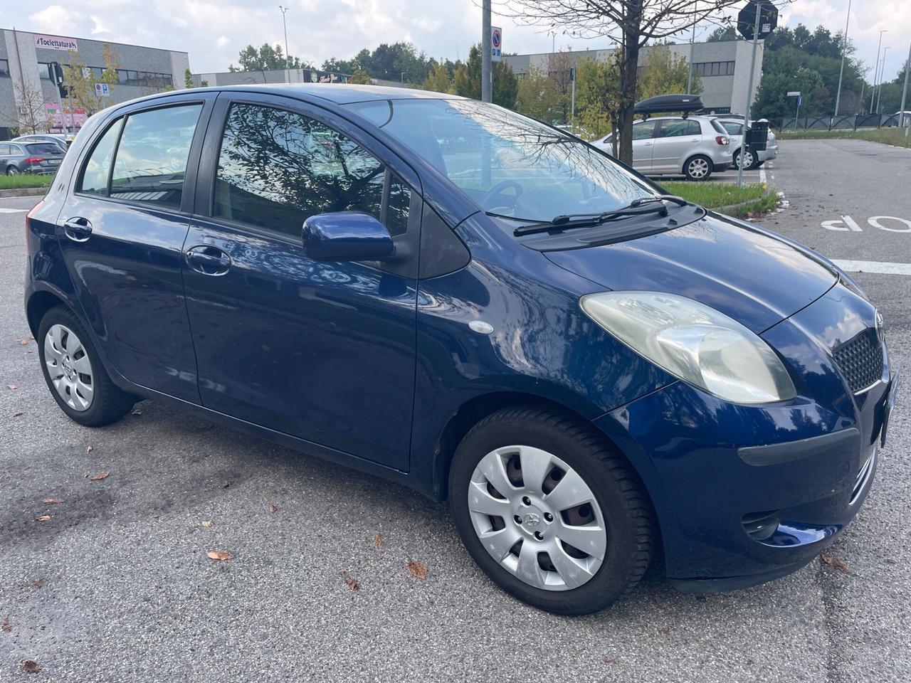Toyota Yaris 1.0 5 porte*Neopatentati*