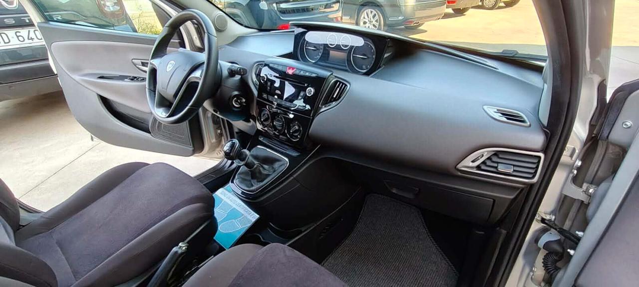 Lancia Ypsilon 1.2 69 CV 5 porte S&S Gold