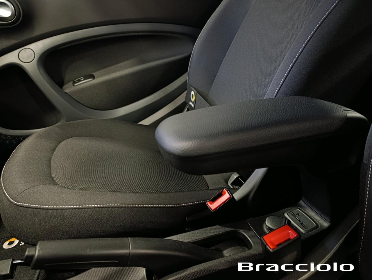 Smart ForTwo 70 1.0 twinamic Passion Grey opaco e Rosso