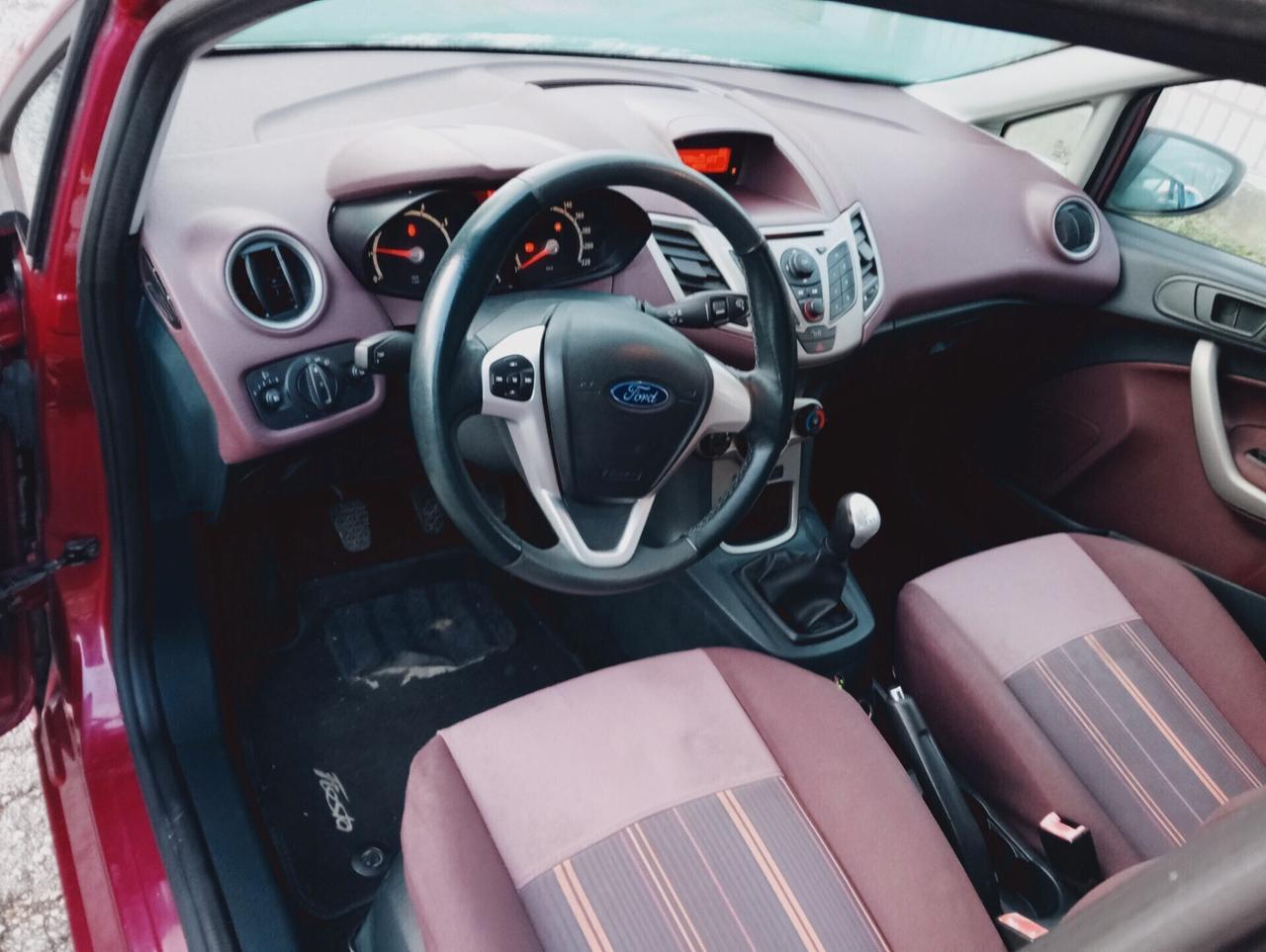 Ford Fiesta 1.4 5 porte Bz.- GPL Titanium