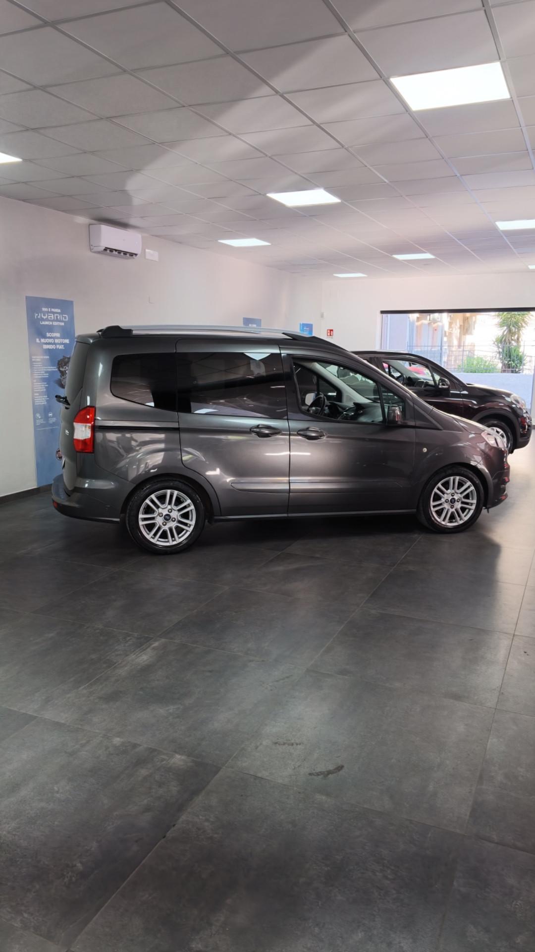 Ford Tourneo Courier 1.5 TDCI 75 CV Plus