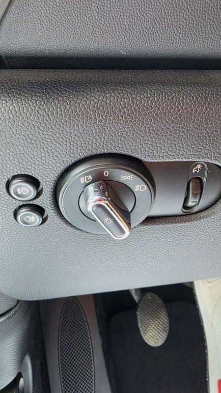 MINI Mini Cooper D LED NAVI HARMAN KARDON PDC