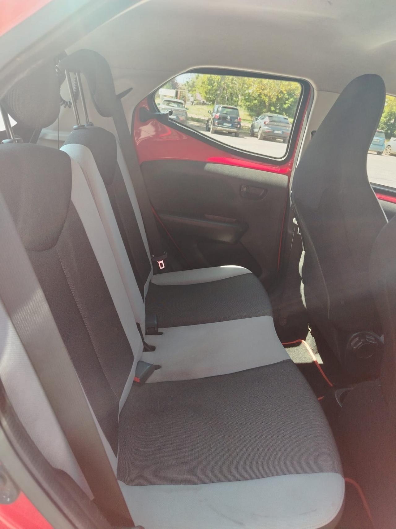Toyota Aygo 1.0 VVT-i 69 CV 5 porte x-play