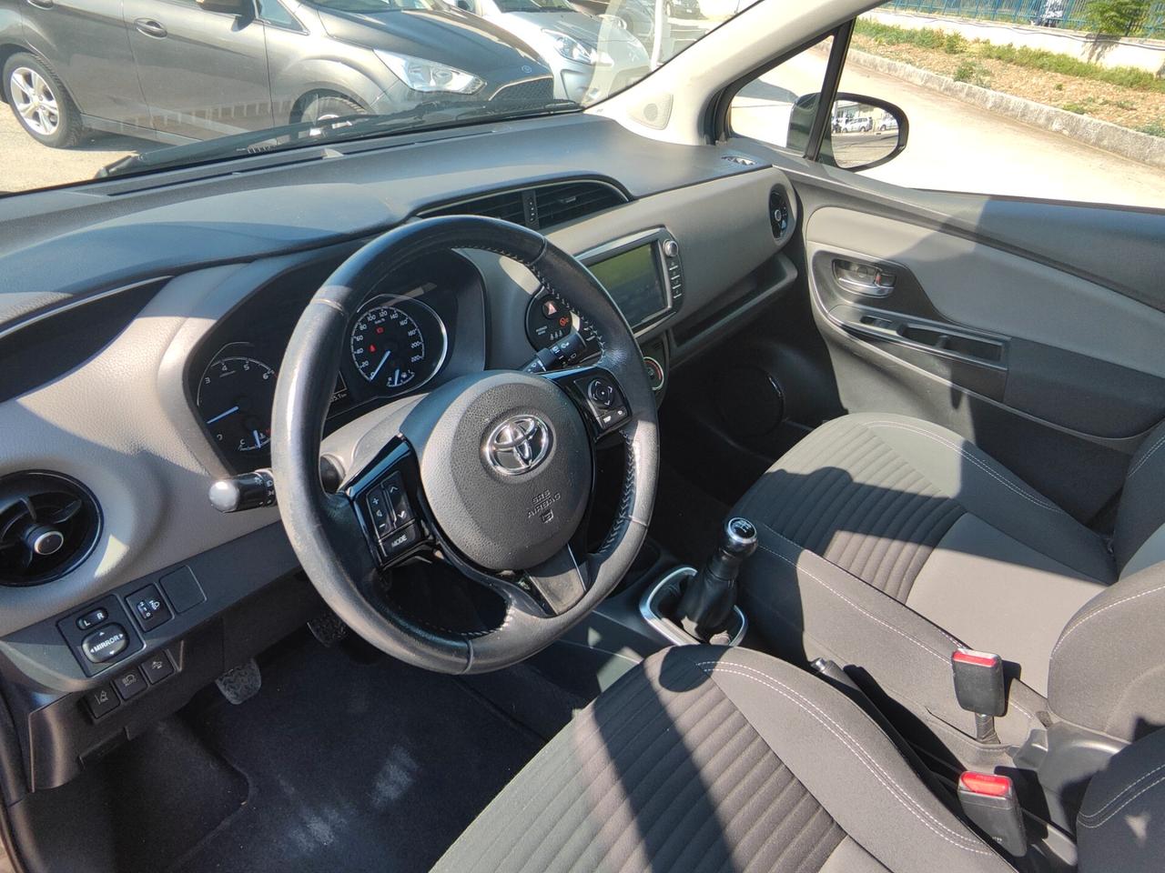 Toyota Yaris 1.0 5 porte Lounge del 2017