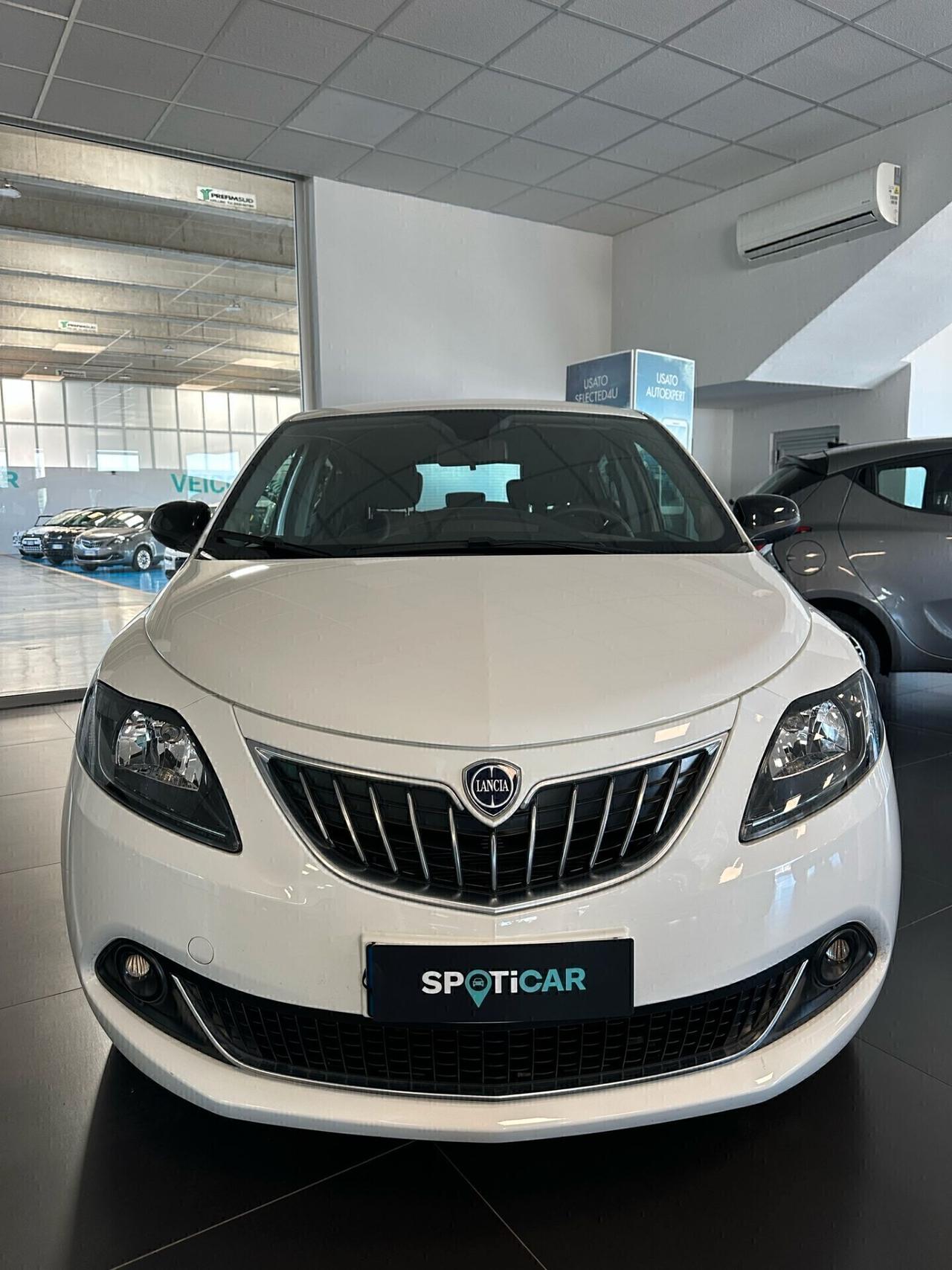 LANCIA YPSILON 1.0 HYBRID 70CV 2024 PLATINO
