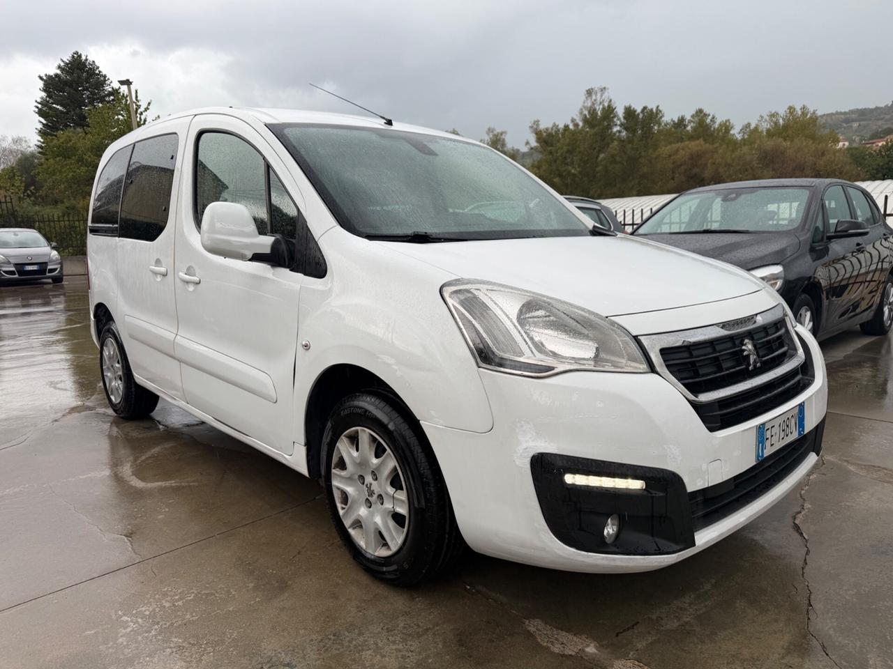 Peugeot Partner Tepee BlueHDi 100 / 5porti