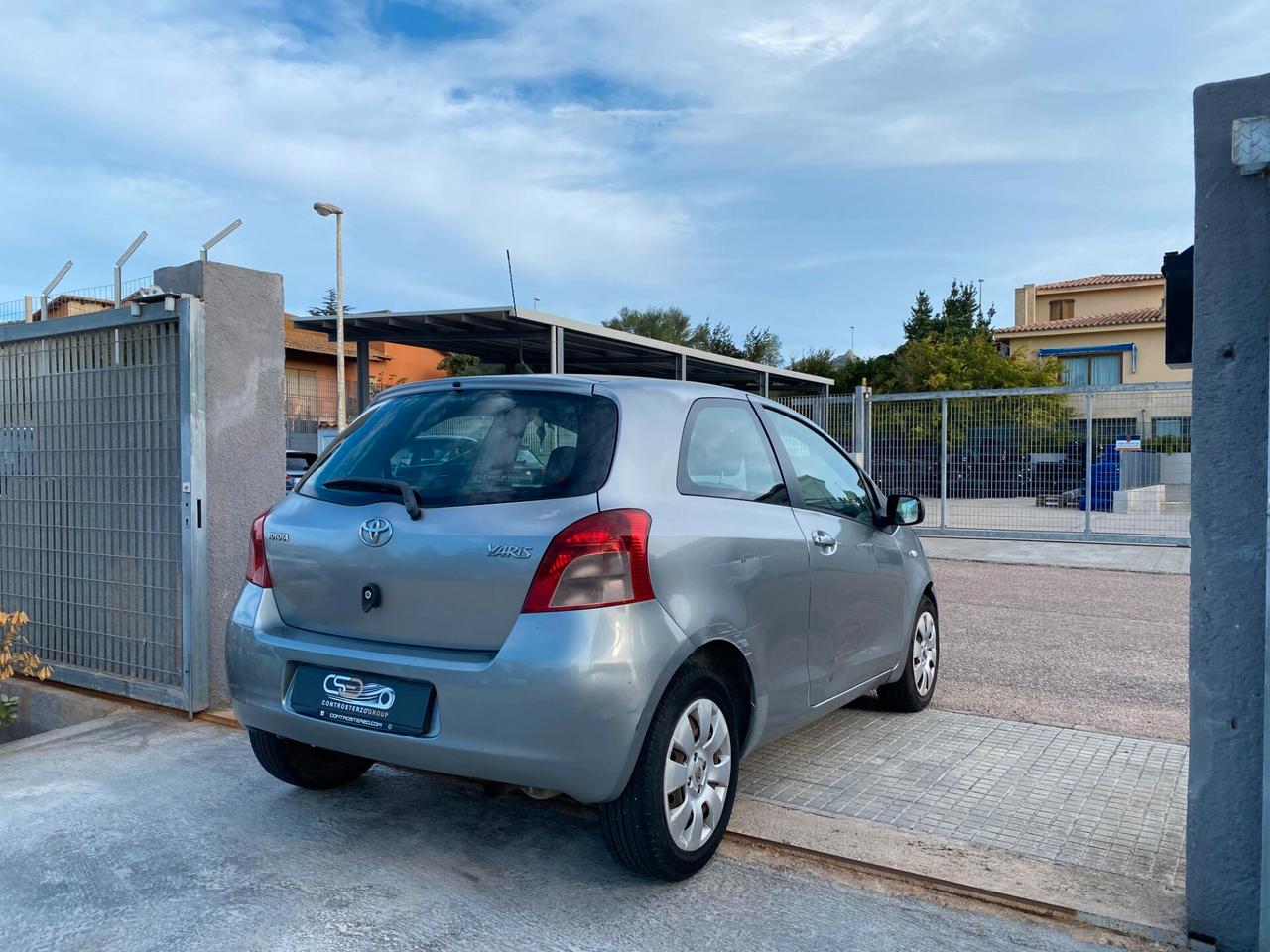 Toyota Yaris 1.0 5 porte Sol
