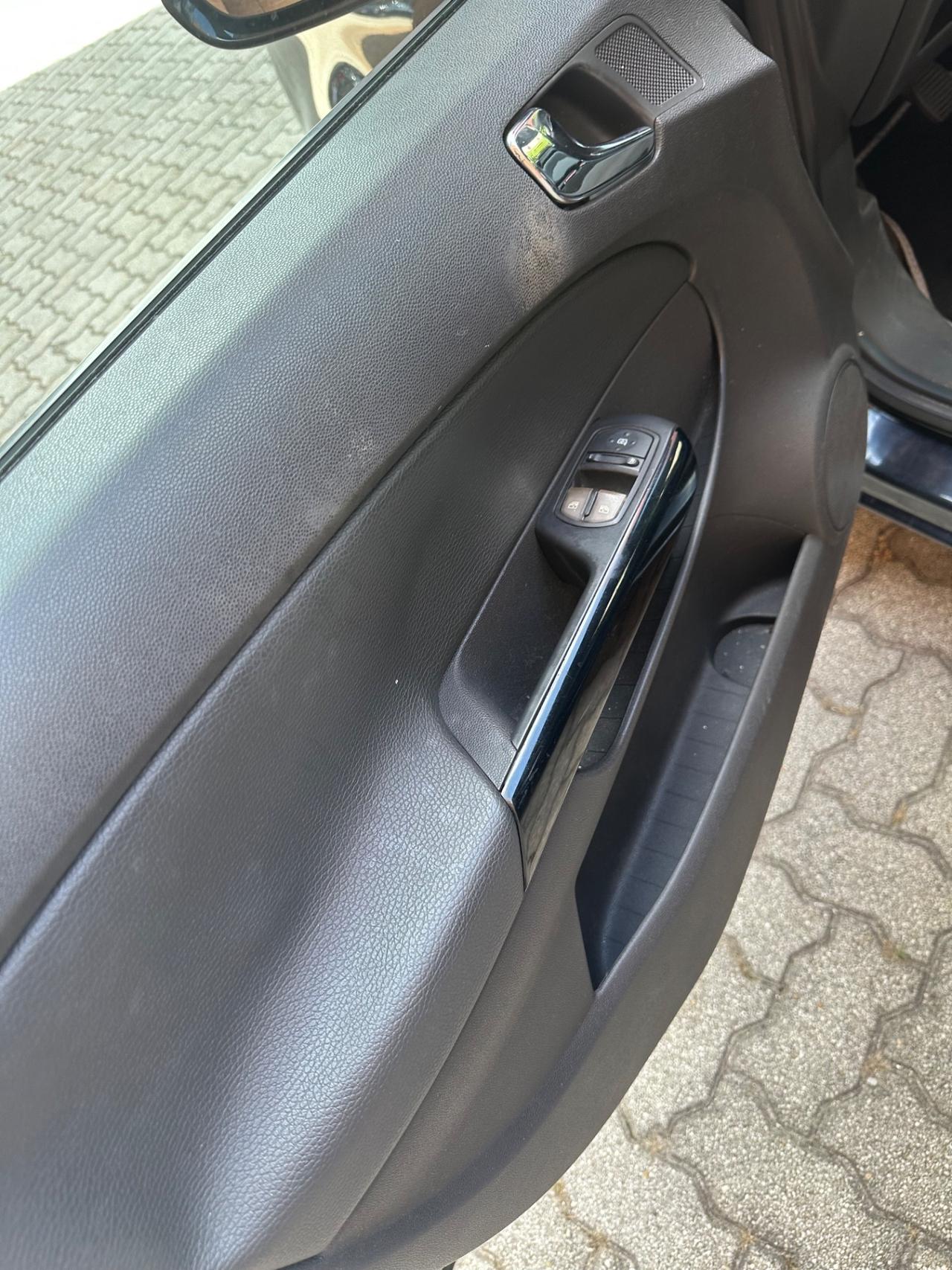 Opel Corsa 1.2 5 porte Easytronic Enjoy