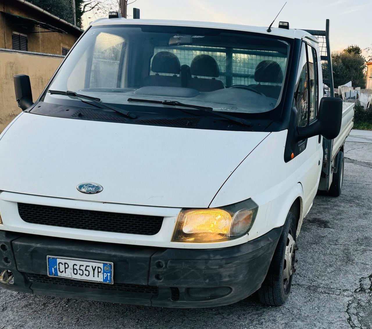 Ford Transit cassone fisso