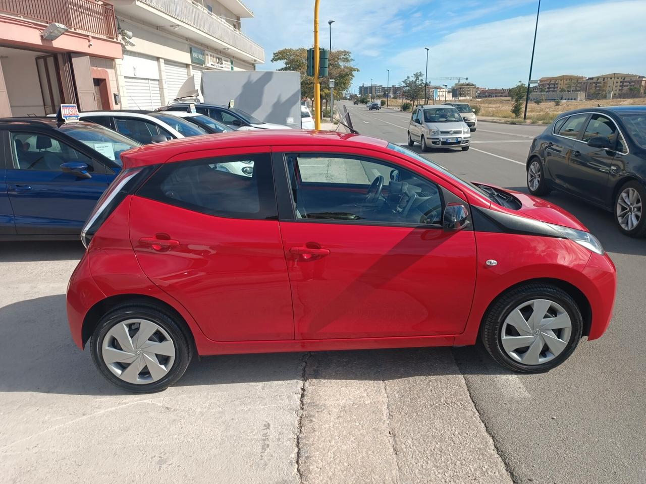 Toyota Aygo 1.0 VVT-i 69 CV 5 porte x-cool