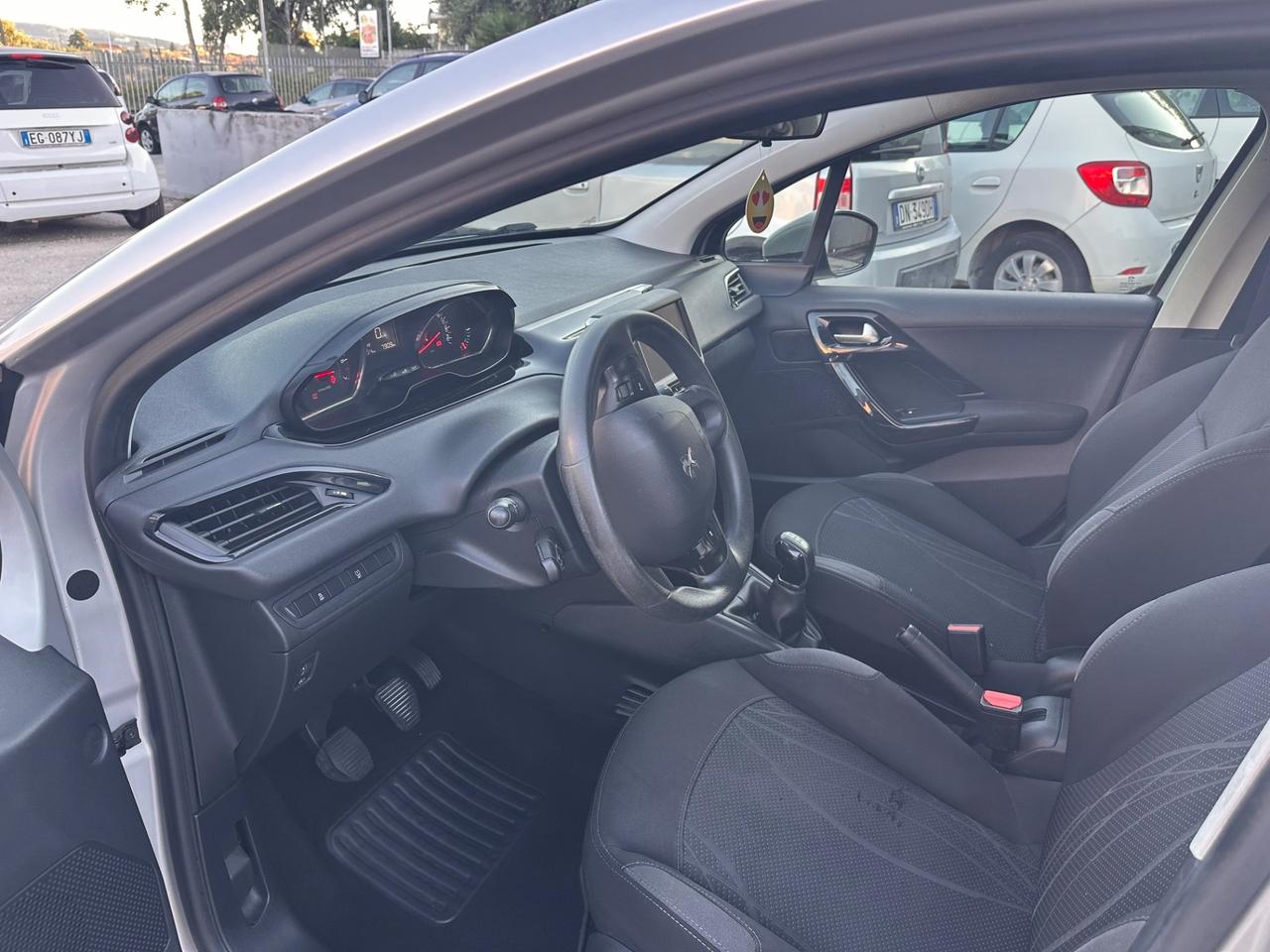 Peugeot 208 PureTech 82 5 porte Allure