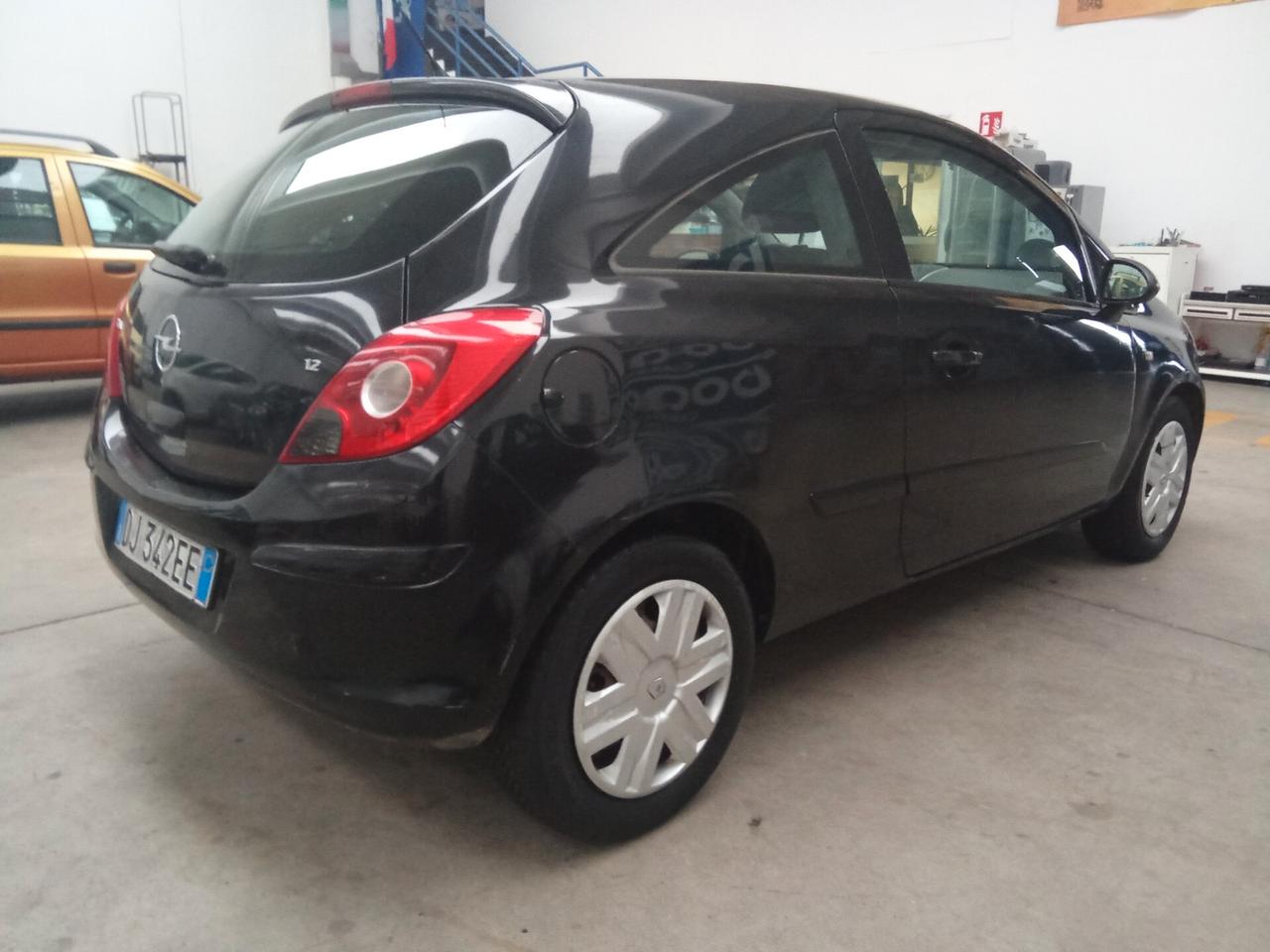 Opel Corsa 1.2 3 porte Club